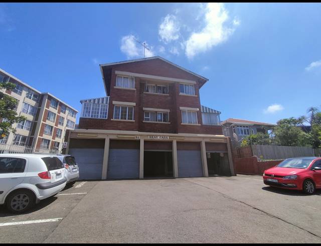 1.5 BEDROOM APARTMENT TO LET IN ESSENWOOD